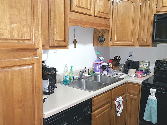 4th image of 60 Blue Jay Ln