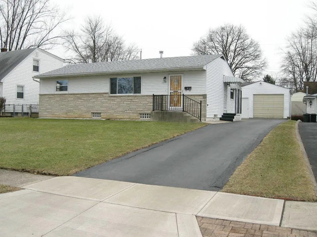 1299 Evaline Dr photo 1