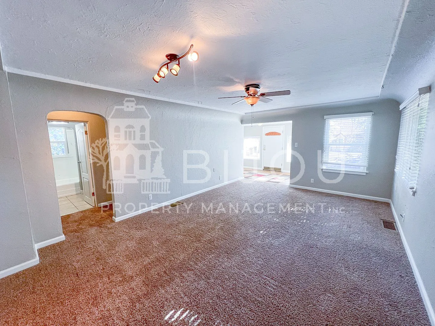 238 N. Prospect St — Photo 4