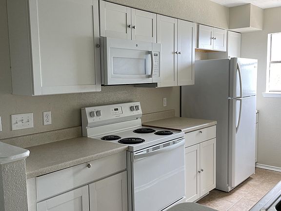 5th image of 146 W Lake Dr #114