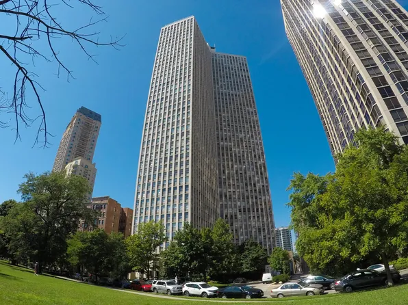 2626 N Lakeview Ave APT 4010, Chicago, IL 60614
