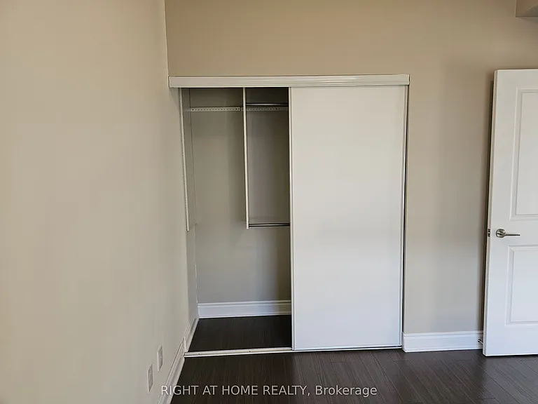 325 S Park Rd #511 — Photo 12