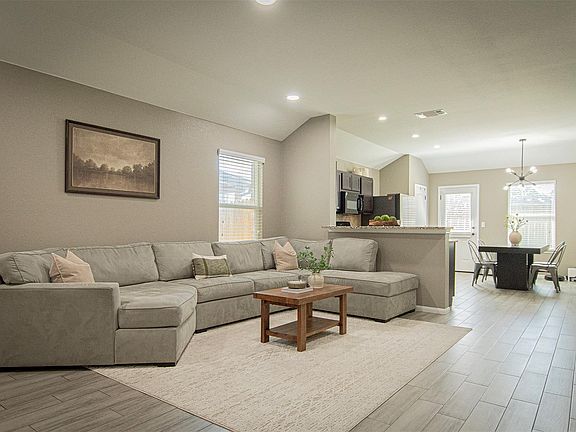 4th image of 3513 Ortman Dr