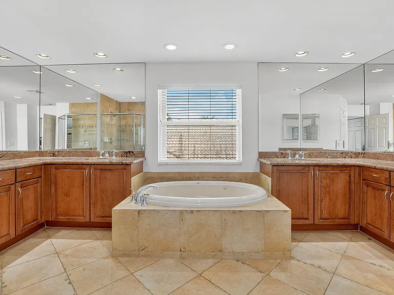 8326 Emerald Winds Cir — Photo 33