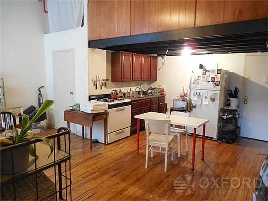 Rented by Oxford Property Group | media 9