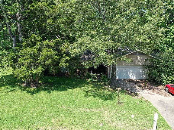 5th image of 359 Sharon Hills Dr