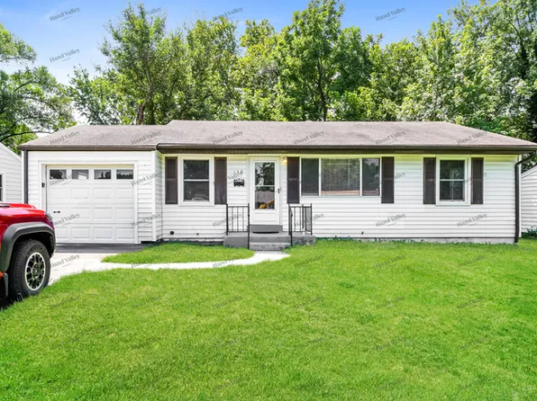 130 Saint Daniel Ln, Florissant, MO 63031
