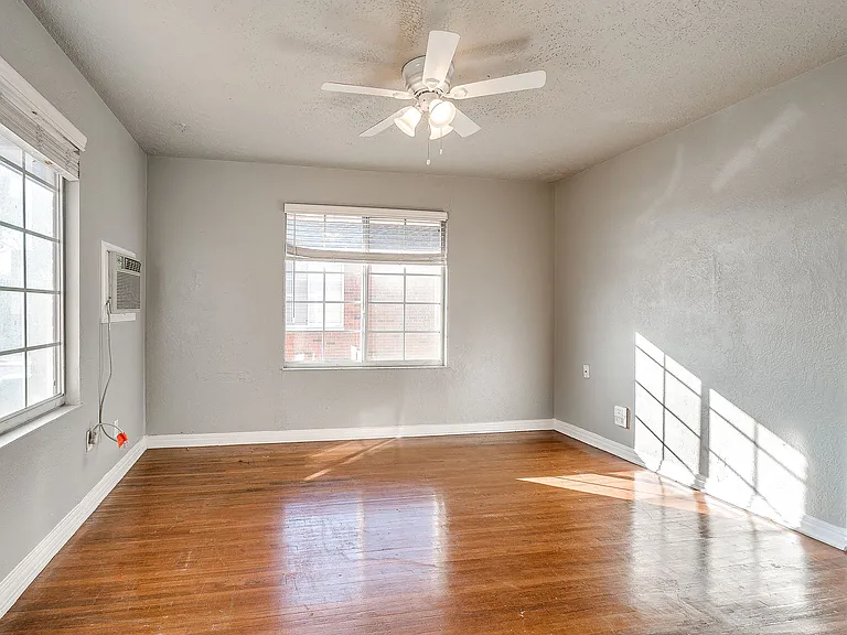 The Vintage Apartments — Photo 19