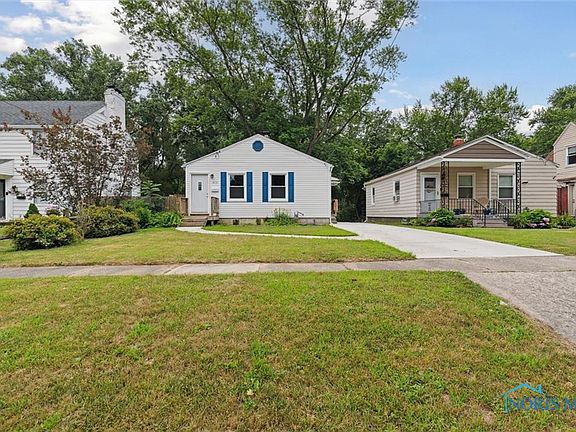 3rd image of 2713 Stateview Dr