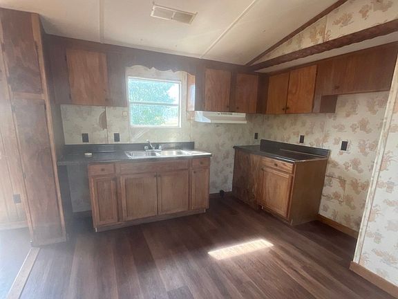 4th image of 152 Aiken Rd