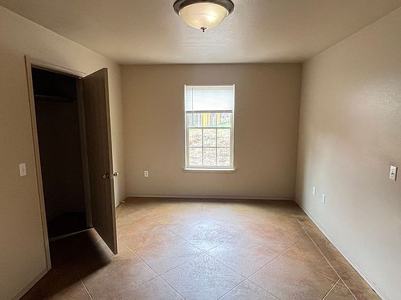5th image of 112 E Carthage Ave #1