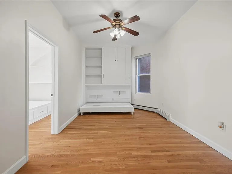 213 48th St #B3 — Photo 3