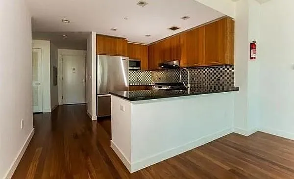 25 Hudson St #911 — Photo 4