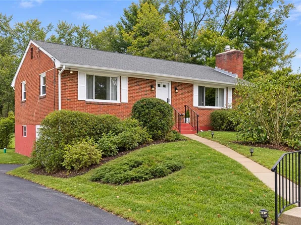 4043 Ewalt Rd, Gibsonia, PA 15044