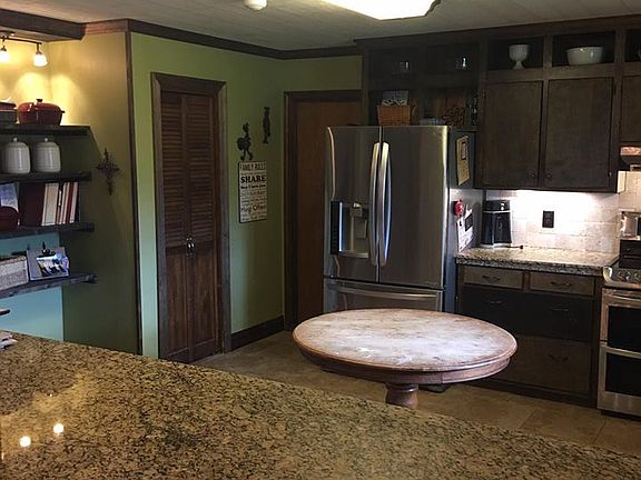 5th image of 3321 Evangeline Hwy