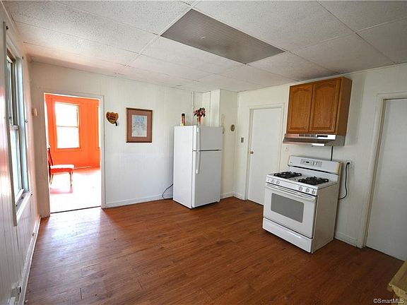3rd image of 88 Waldorf Ave Unit 90