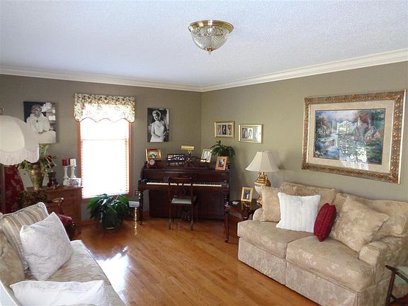 5th image of 298 Shipley Dr
