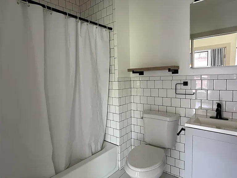 114 Main St #31 — Photo 8