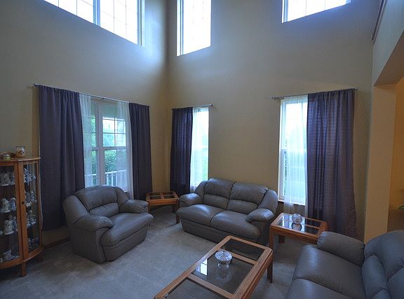 4th image of 3033 Gaylord Ln