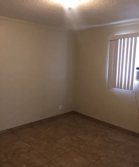 2139 W Glenrosa Ave #2 — Photo 5