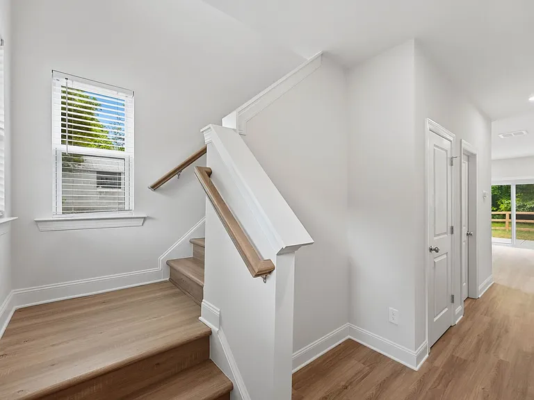 645 Brookwood St #A — Photo 11