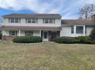 769 Paramus Rd, Paramus, NJ 07652