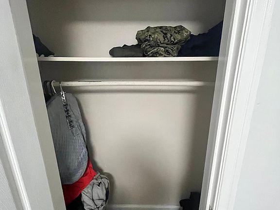 4th image of 7452 Tyndale Ct