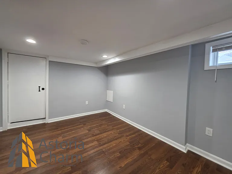 2920 E Madison St — Photo 18