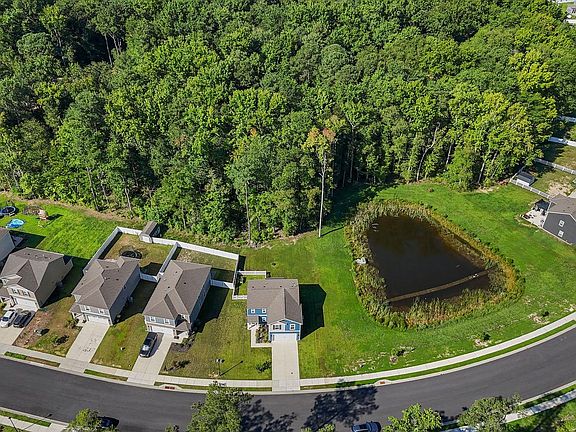 4th image of 545 Currant Cir