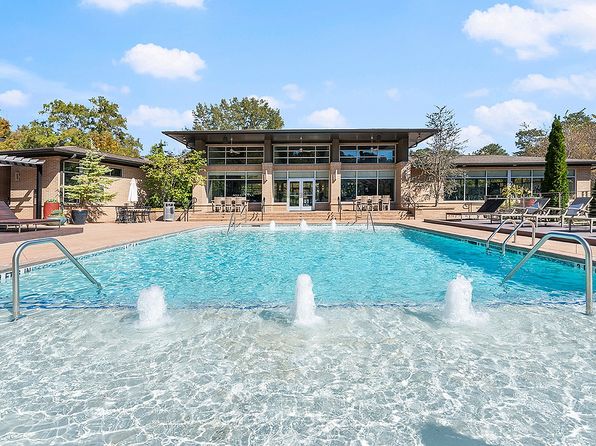 2000 E Lake Pkwy #204