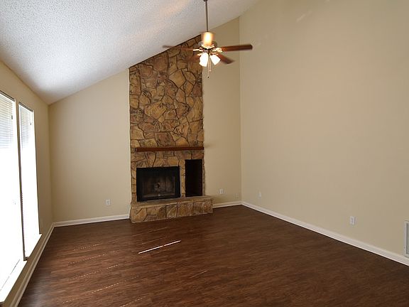 3rd image of 10351 Arrow Lakes Dr E