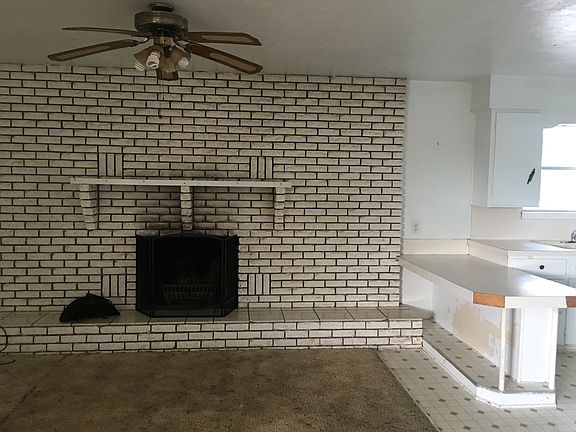 3rd image of 1617 S Main Ave