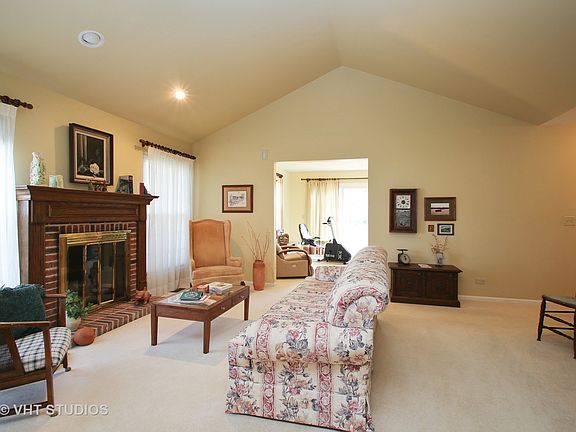 3rd image of 99 Stevens Dr #99