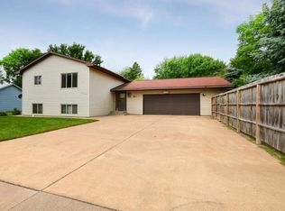 1115 Adams St S, Cambridge, MN 55008
