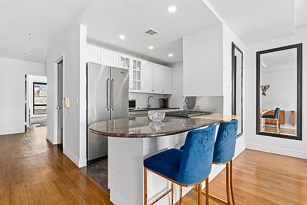 Rented by Compass | media 22