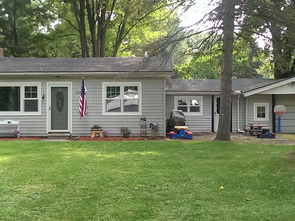 1st image of 22032 Cass St