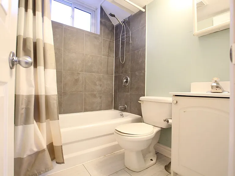 2422 Clover St #3 — Photo 7