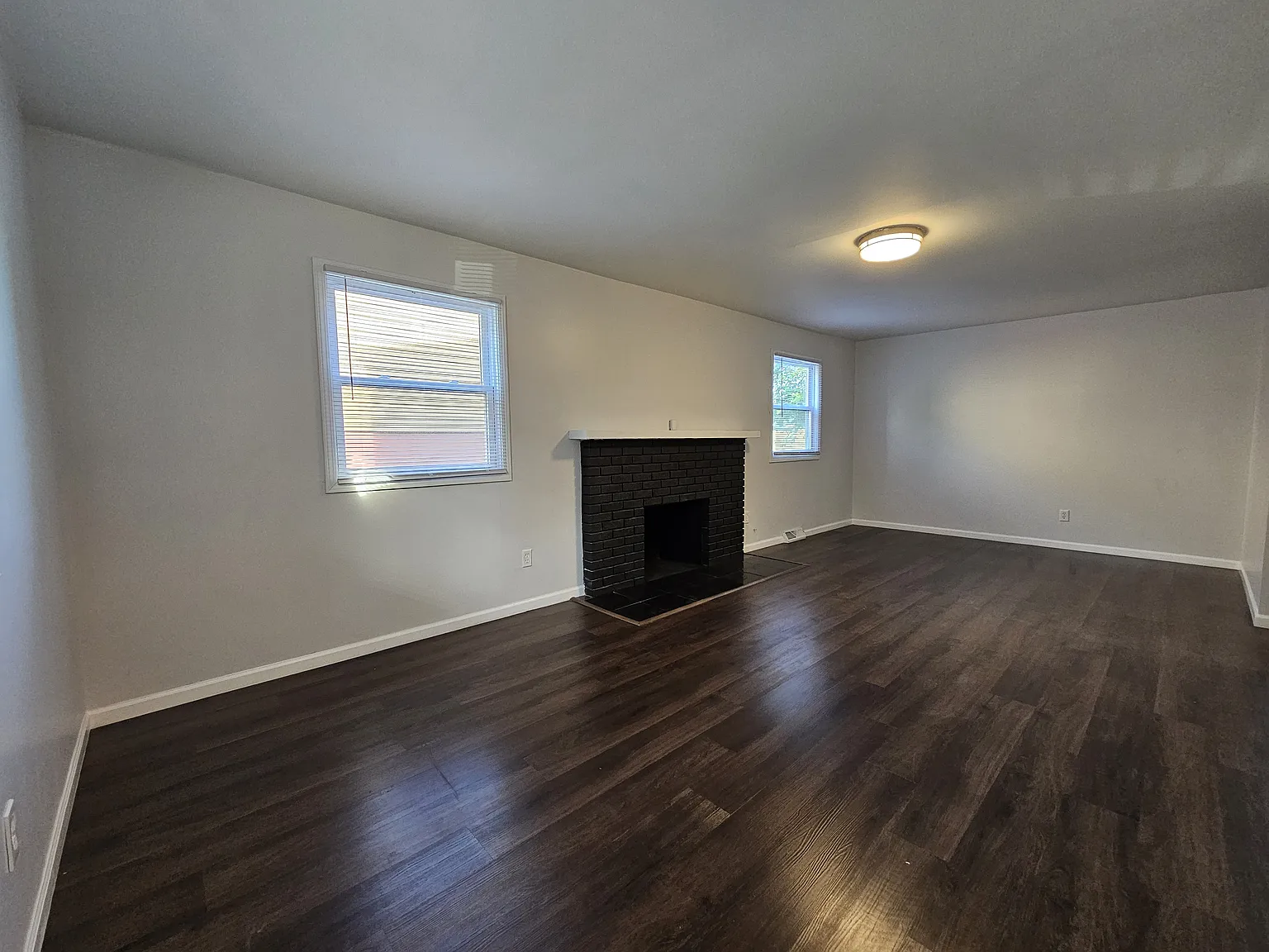 4 bed, 1.5 bath, 2442 sqft, $2,200 — Photo 3