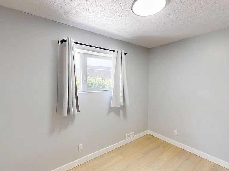 2 Sabrina Rd SW — Photo 5