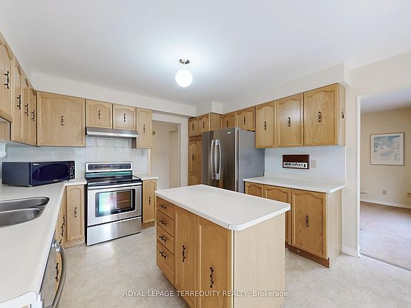 5th image of 4 Mowat Ct