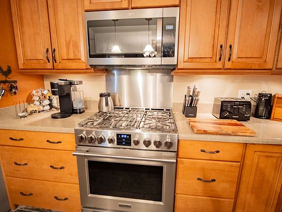 4th image of 190 SE Cherokee Way