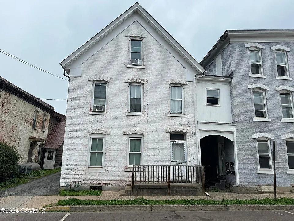 13 E 3rd St #9