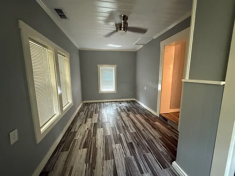 1316 Aintree Ln — Photo 4