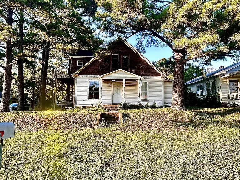 1404 Callahan St — Photo 1