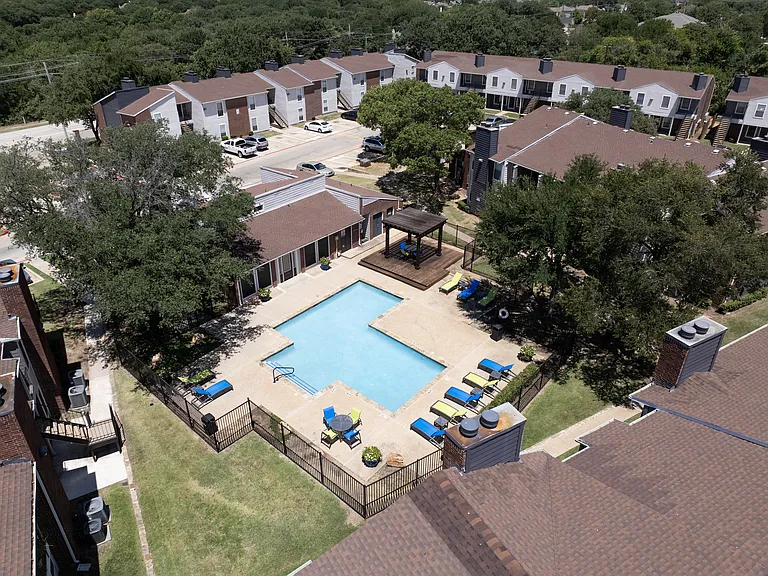 Oak Tree Village — Photo 52