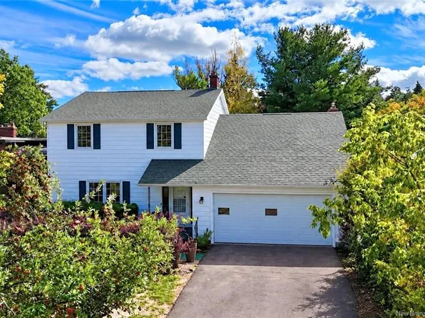 330 Westmount Blvd, Moncton, NB E1E 1V6