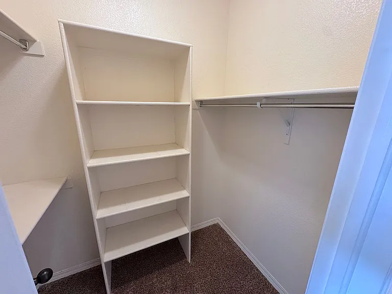 2068 Robert Minnie Pl — Photo 23