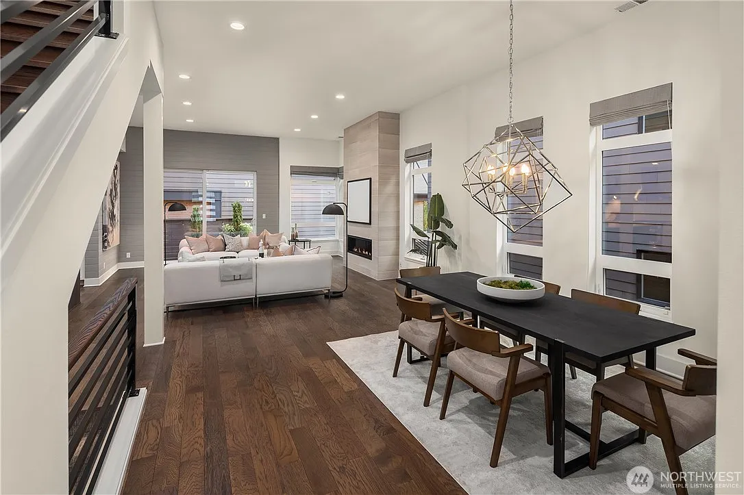 5 bed, 3910 sqft, $8,000 — Photo 2