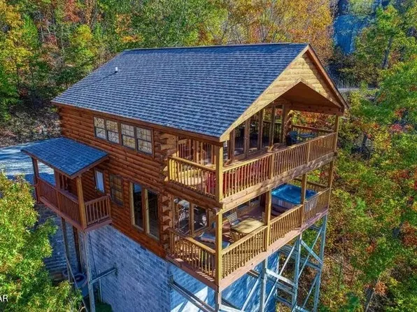 2131 Paradise View Way, Sevierville, TN 37876