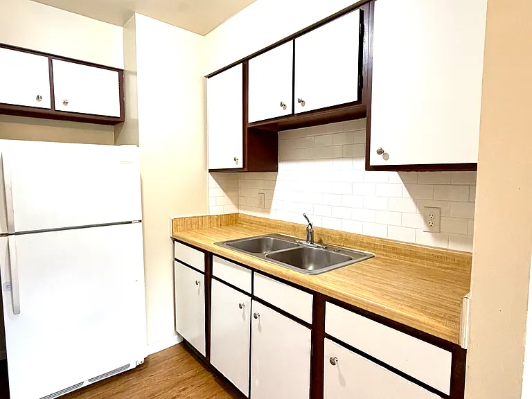 17-62 Gina Marie Ave #5UL — Photo 6
